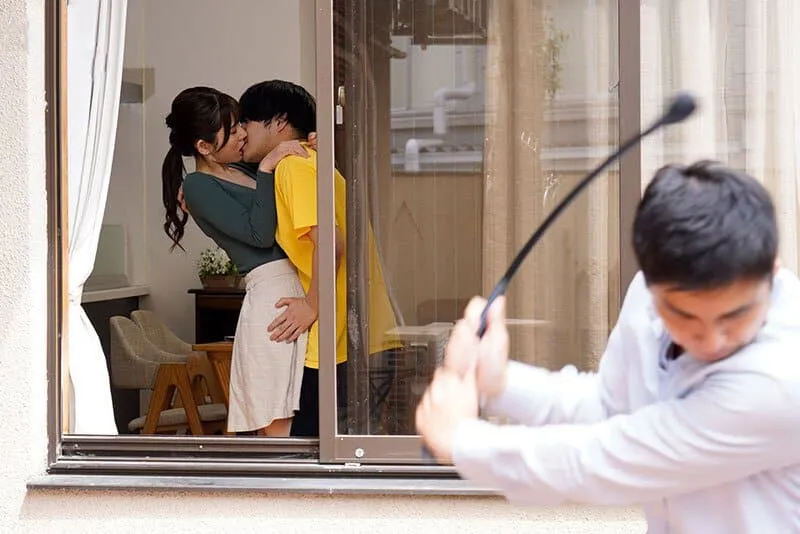 Chồng mãi mê với công việc, cô vợ nảy sinh tình cảm với em ông xã vì cô đơn