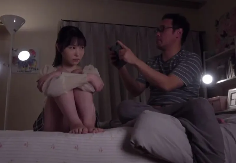 Mẹ tái hôn, bảo bối đáng thương hại bị bố dượng đâm cả lỗ trên lẫn lỗ dưới