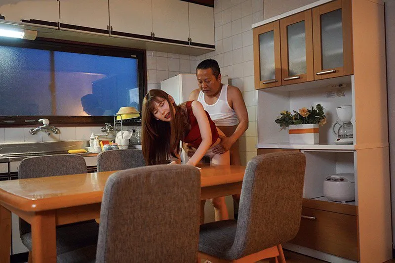 Con gái bị gã chồng mới của má xxx mỗi ngày, cho dù đã có người yêu