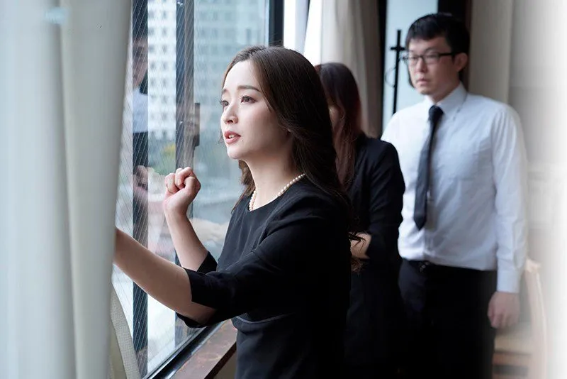 Người chồng mất 3 năm, má kế trẻ tìm đến con gã chồng giải tỏa thiếu thốn