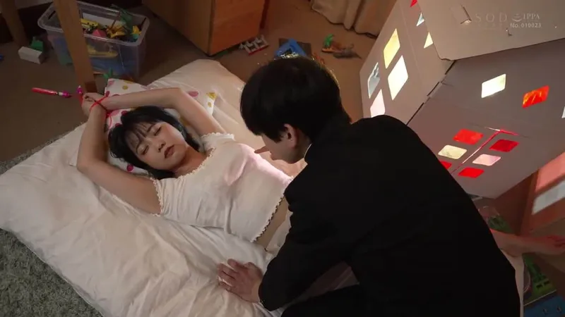 Trả thù anh trai thường xuyên bắt nạt bằng cách làm tình con ghệ anh ấy