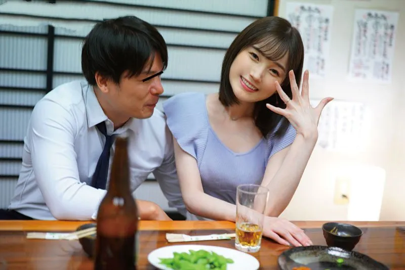 Cô vợ xin người chồng đi họp lớp rồi mất liên lạc sau khi tình cũ đưa vào khách sạn